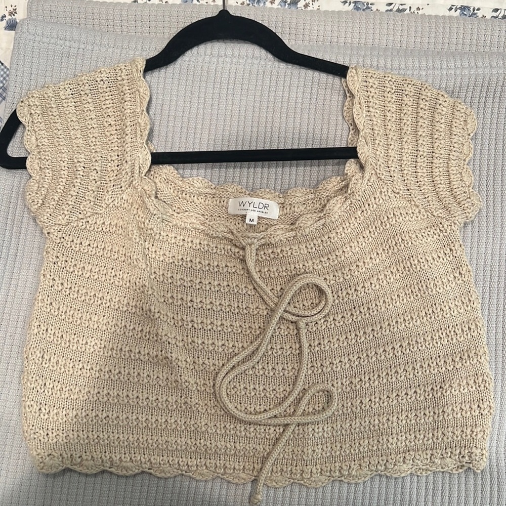 WYLDR beige crop jet off the shoulder top, size M